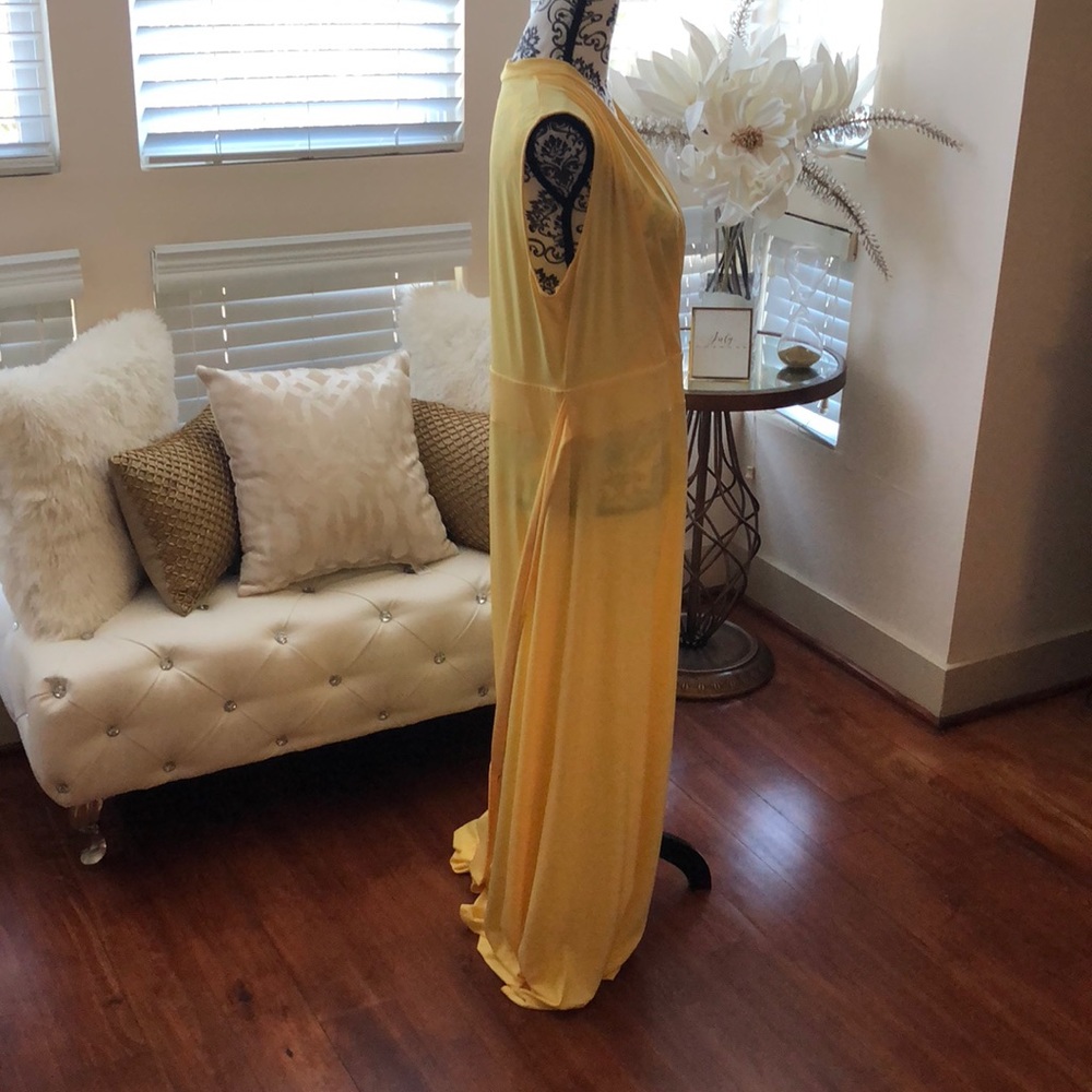 Dress - Picture 2 of 3